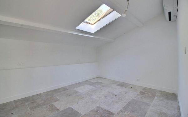 Maison à vendre    4 pièces • 75 m2 Marseille 10