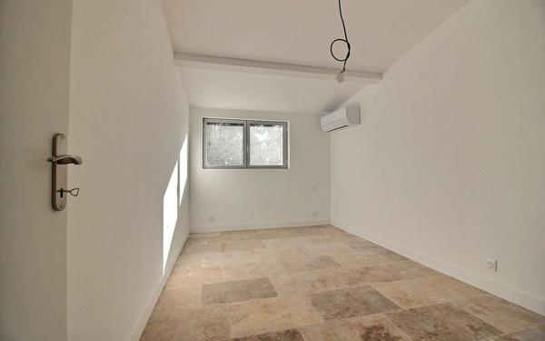 Maison à vendre    4 pièces • 75 m2 Marseille 10