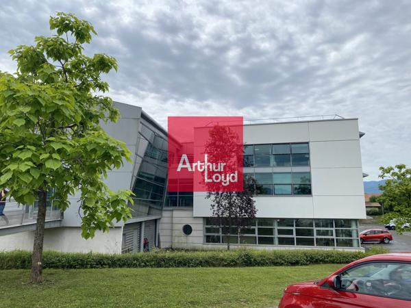 Bureaux à louer à Montbonnot au cœur d’Innovallée avec parkings privatifs