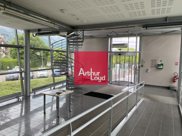 Bureaux à louer à Montbonnot au cœur d’Innovallée avec parkings privatifs