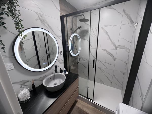 Appartement
         3 pièces
        - 69 m² 122 000 € *