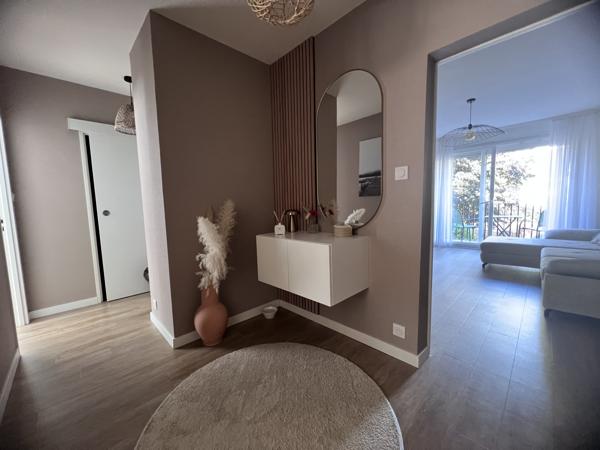 Appartement
         3 pièces
        - 69 m² 122 000 € *