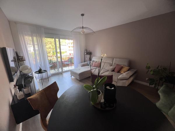 Appartement
         3 pièces
        - 69 m² 122 000 € *