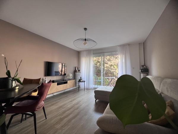 Appartement
         3 pièces
        - 69 m² 122 000 € *