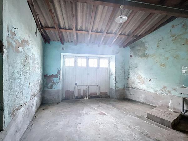 Maison à rénover Quartier Saint-Anne, beau jardin, avec garage