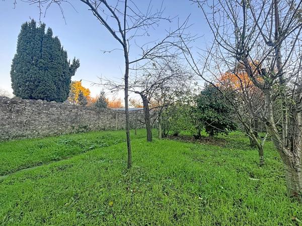 Maison à rénover Quartier Saint-Anne, beau jardin, avec garage