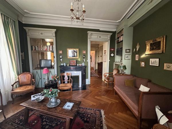 Dijon centre proche gare appartement ancien de 142 m2