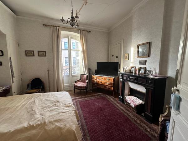 Dijon centre proche gare appartement ancien de 142 m2