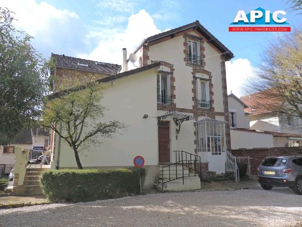 GROSLAY,

Joli studio avec mezzanine de 24.23 m² ...
