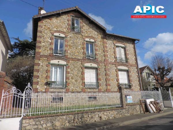 GROSLAY,

Joli studio avec mezzanine de 24.23 m² ...