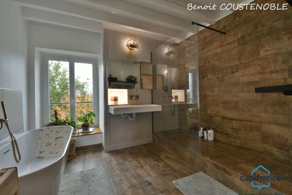 Maison à vendre de 188 m ²- 3 chambres à LABORDE commune de AUXERRE (89) - Terrain 1 740 m² - avec dépendances