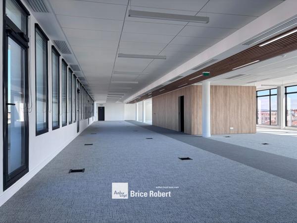 Bureaux à louer à Lyon bureaux rénovés centre Part Dieu proche gare