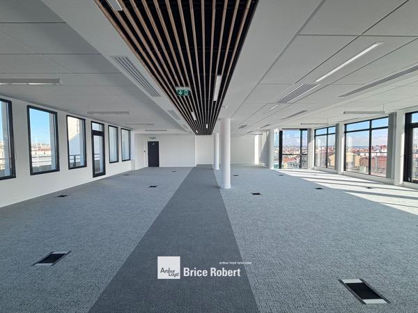 Bureaux à louer à Lyon bureaux rénovés centre Part Dieu proche gare