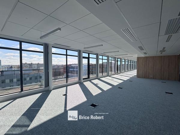 Bureaux à louer à Lyon bureaux rénovés centre Part Dieu proche gare