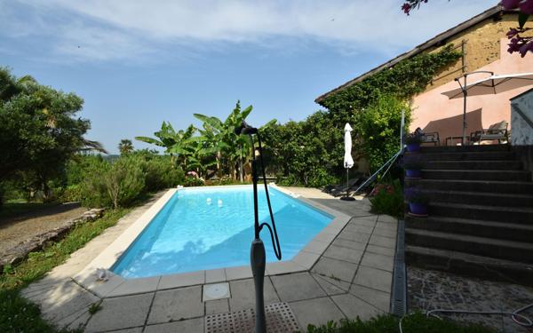 Maison à vendre    7 pièces • 237 m2 Coudures