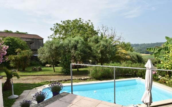 Maison à vendre    7 pièces • 237 m2 Coudures