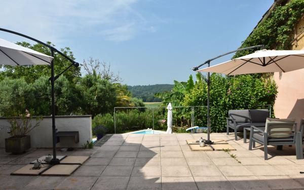 Maison à vendre    7 pièces • 237 m2 Coudures