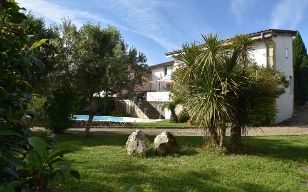 Maison à vendre    7 pièces • 237 m2 Coudures