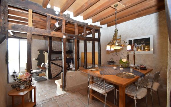 Maison à vendre    7 pièces • 237 m2 Coudures