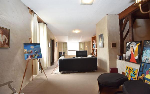 Maison à vendre    7 pièces • 237 m2 Coudures