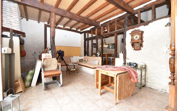 Maison à vendre    7 pièces • 237 m2 Coudures