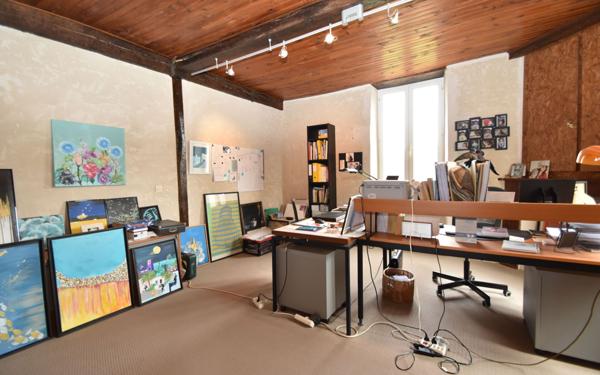 Maison à vendre    7 pièces • 237 m2 Coudures