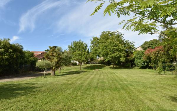 Maison à vendre    7 pièces • 237 m2 Coudures