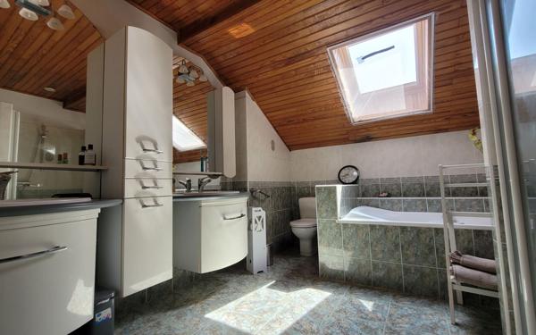 Maison à vendre    10 pièces •  Rivière-Saas-et-Gourby