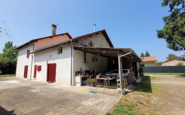 Maison à vendre    10 pièces •  Rivière-Saas-et-Gourby