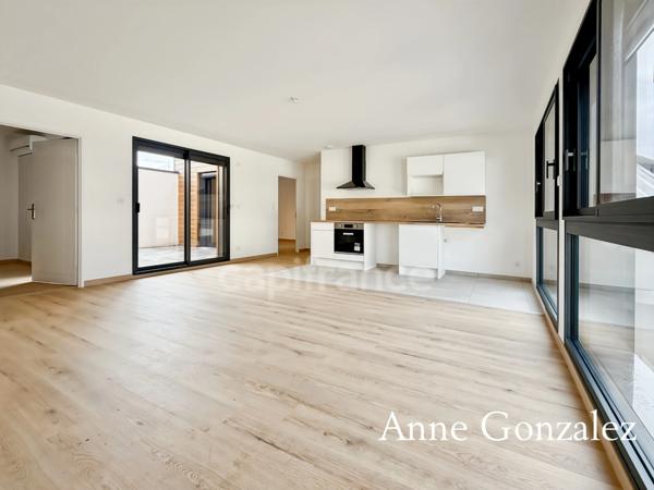 ORLEANS Centre quartier Madeleine rare à la vente appartement Penthouse T4 avec patio intérieur et terrasse dans petite copropriété