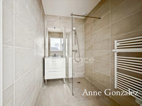 ORLEANS Centre quartier Madeleine rare à la vente appartement Penthouse T4 avec patio intérieur et terrasse dans petite copropriété