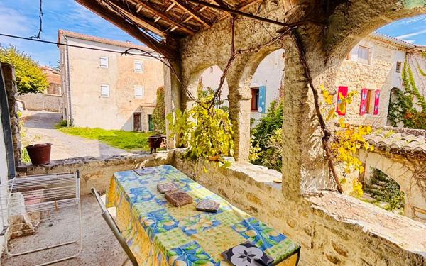 Maison à vendre    6 pièces •  Grospierres