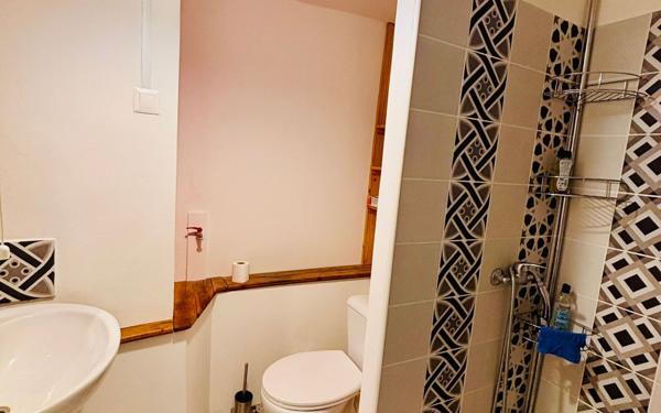 Maison à vendre    6 pièces •  Grospierres