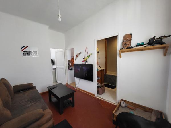 Carnoules (83660) Maison de village à vendre avec 3 logements.