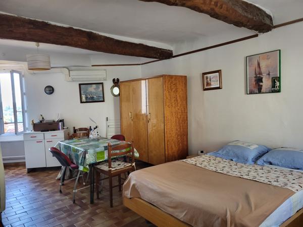 Carnoules (83660) Maison de village à vendre avec 3 logements.