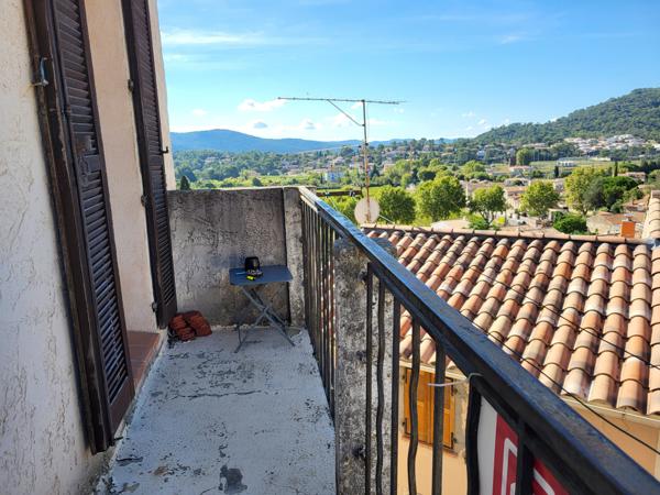Carnoules (83660) Maison de village à vendre avec 3 logements.