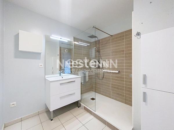 Appartement Guyancourt 3 pièce(s) 70.96 m2 3eme étage balcon calme sud est