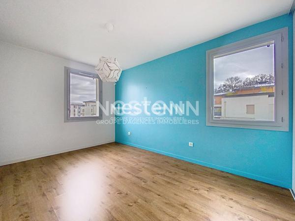 Appartement Guyancourt 3 pièce(s) 70.96 m2 3eme étage balcon calme sud est