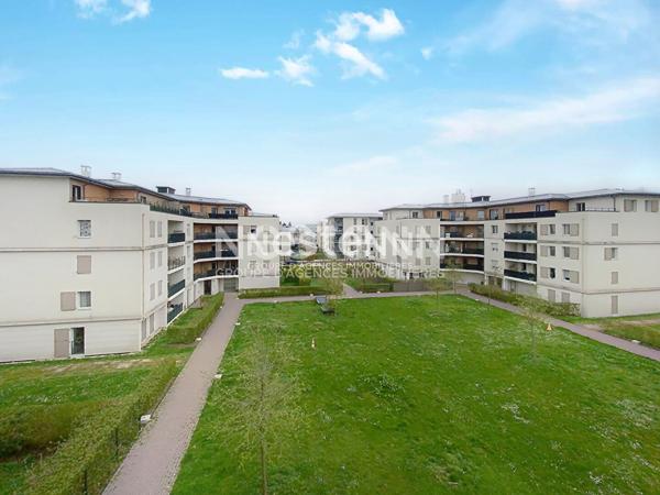 Appartement Guyancourt 3 pièce(s) 70.96 m2 3eme étage balcon calme sud est
