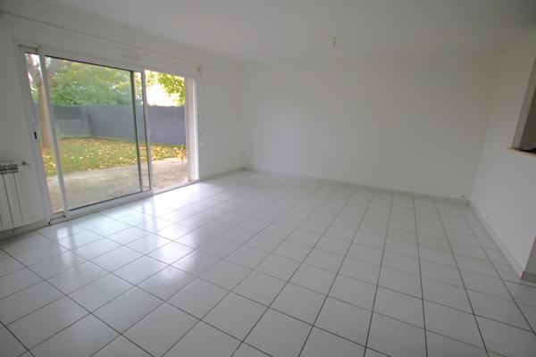 Plain pied - Proche de toutes commodités