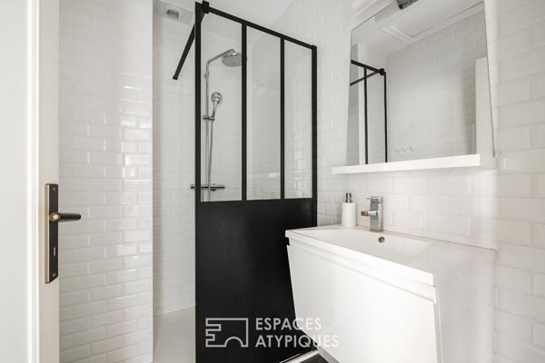 Maison d’architecte des années 1980 entre parc et piscine