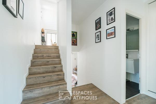 Maison d’architecte des années 1980 entre parc et piscine