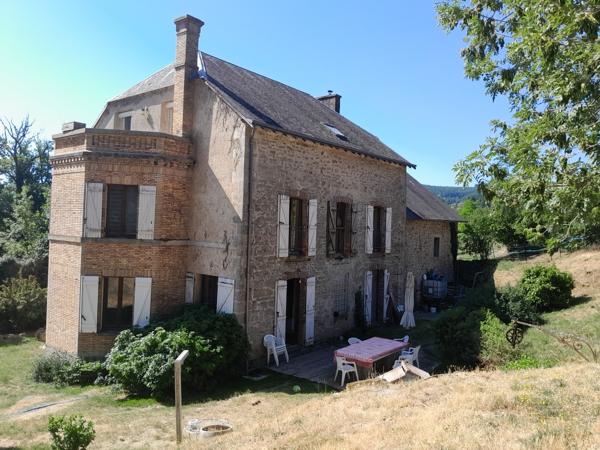 Maison
         9 pièces
        - 226 m² 197 900 €*