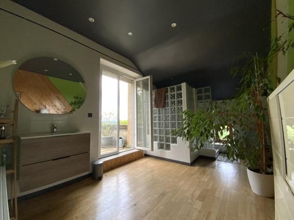 Maison
         9 pièces
        - 226 m² 197 900 €*