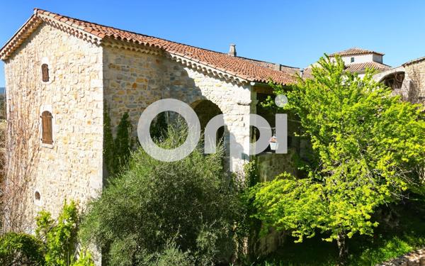 Maison à vendre    5 pièces •  Grospierres