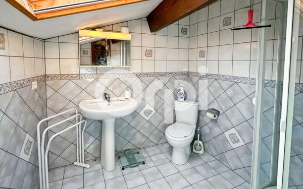 Maison à vendre    5 pièces •  Grospierres