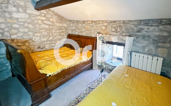 Maison à vendre    5 pièces •  Grospierres