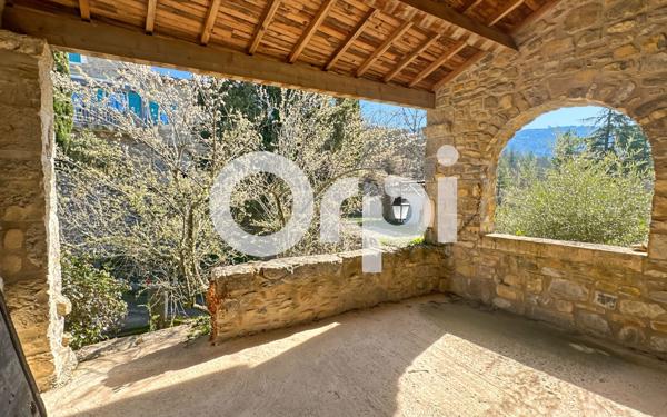 Maison à vendre    5 pièces •  Grospierres