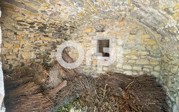 Maison à vendre    5 pièces •  Grospierres