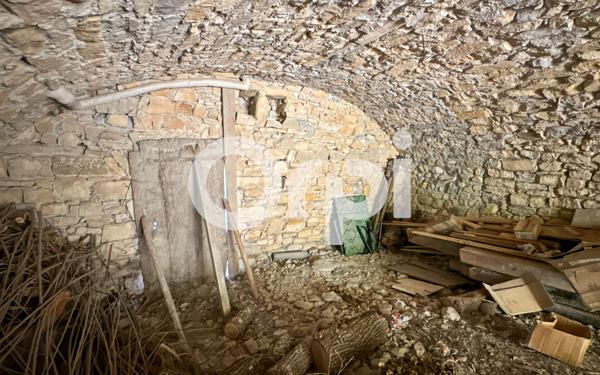 Maison à vendre    5 pièces •  Grospierres